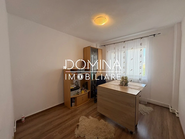 Închiriere apartament 4 camere, situat în Tg. Jiu, str. Victoriei, zona Tic-Tac — fotografia 2