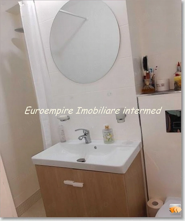 Apartament 3 camere de vanzare zona Centru — fotografia 3