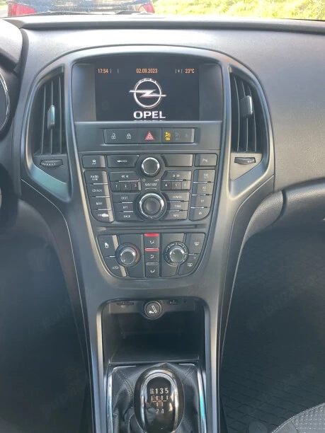 OPEL Astra 2011 — imagine 4