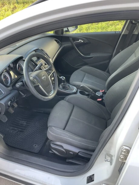 OPEL Astra 2011 — imagine 3