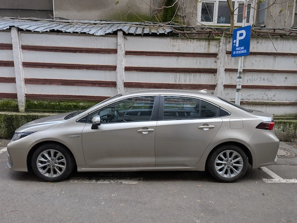 TOYOTA Corolla 2020 — imagine 3