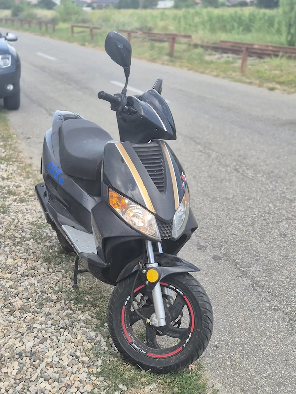 Scuter 49cc Triumph înmatriculat