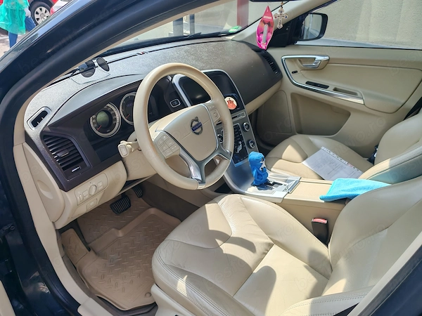 VOLVO XC60 2012 — imagine 2