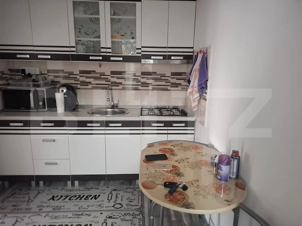 Apartament 3 camere, 63 mp, zona Găești — fotografia 1