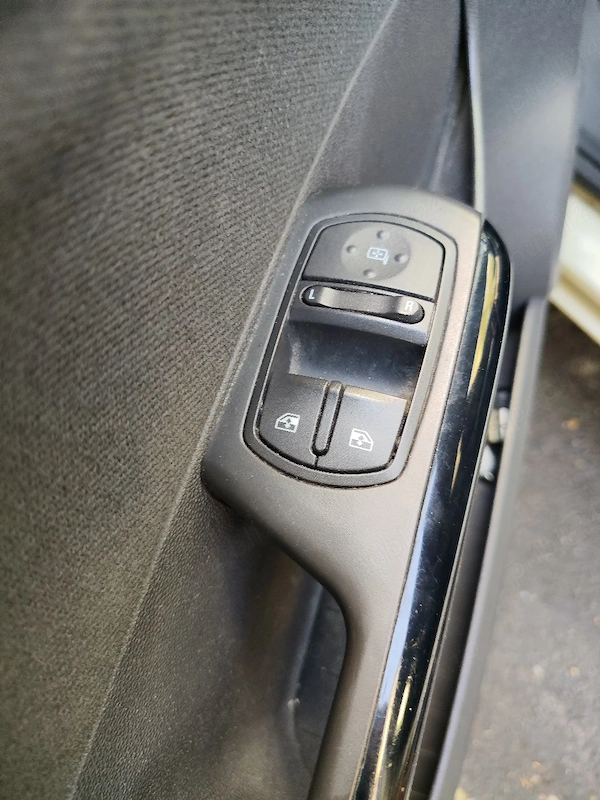 OPEL Corsa 2009 — imagine 4