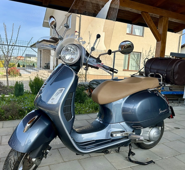 Piagio Vespa GTS 300