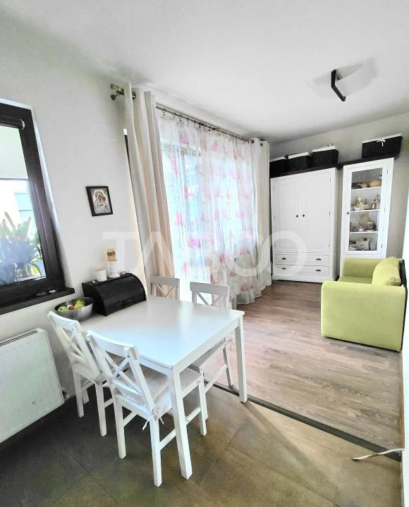 Apartament cu 3 camere decomandat de vanzare in Borhanci cu terasa — fotografia 1