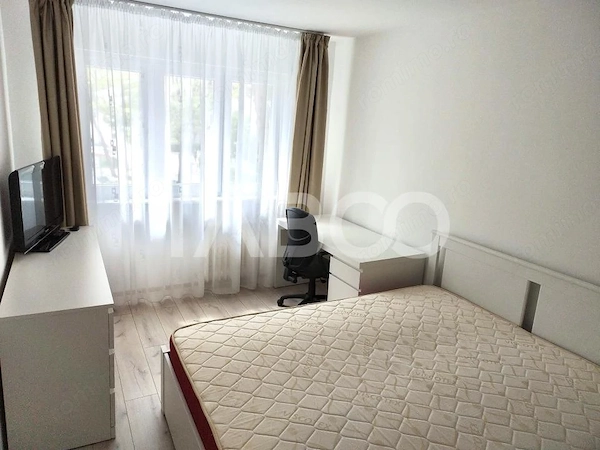 Apartament decomandat cu 3 camere de vanzare Manastur Piata Flora — fotografia 1