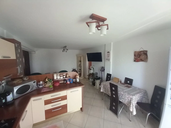 Apartament 3 camere, 67 mp, etaj 3/5, zona Sud — fotografia 1