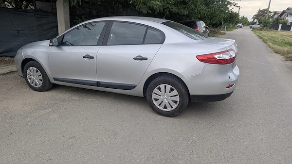 Renault Fluence din 2011, 1.6 benzina, unic proprietar, puțin rulata, 73500km reali