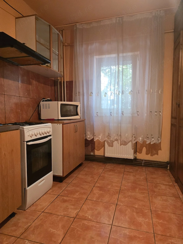 Apartament 3 camere decomandat vedere pe doua parti Matei Basarab parter inalt centrala proprie — fotografia 2