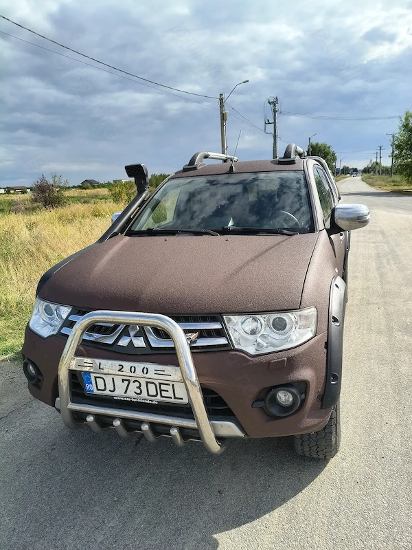 MITSUBISHI L200