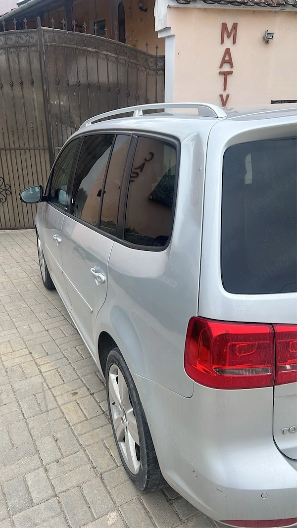 VOLKSWAGEN Touran 2012 — imagine 3