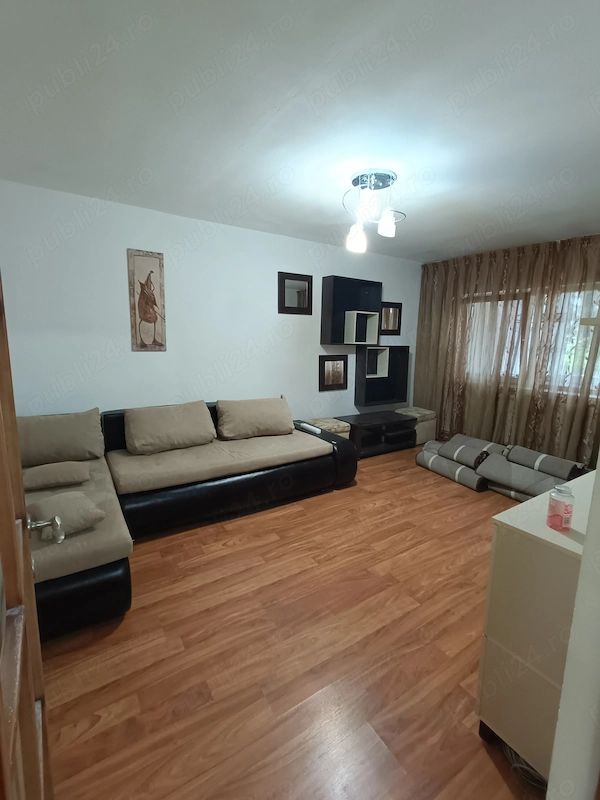 De vânzare Apartament 3 camere decomandat — fotografia 1