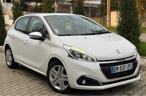 Peugeot 208 Facelift Allure 06.2017 Carplay Navigatie 100 CP 1.6 BlueHdi