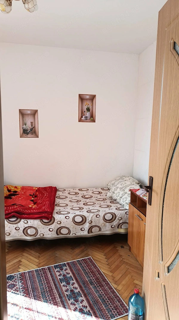 Închiriez garsonieră Deva, etaj 3 — fotografia 3