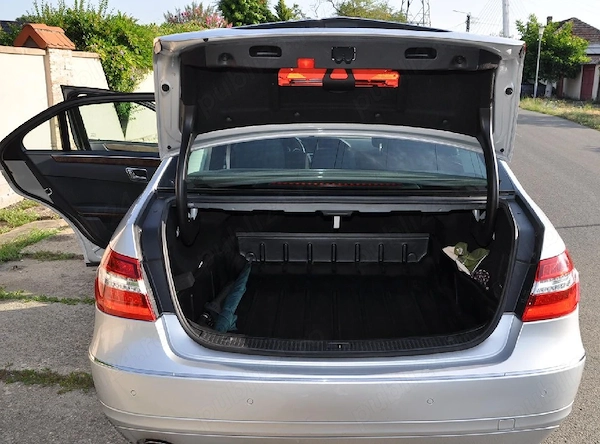 MERCEDES-BENZ E-Class 2010 — imagine 5