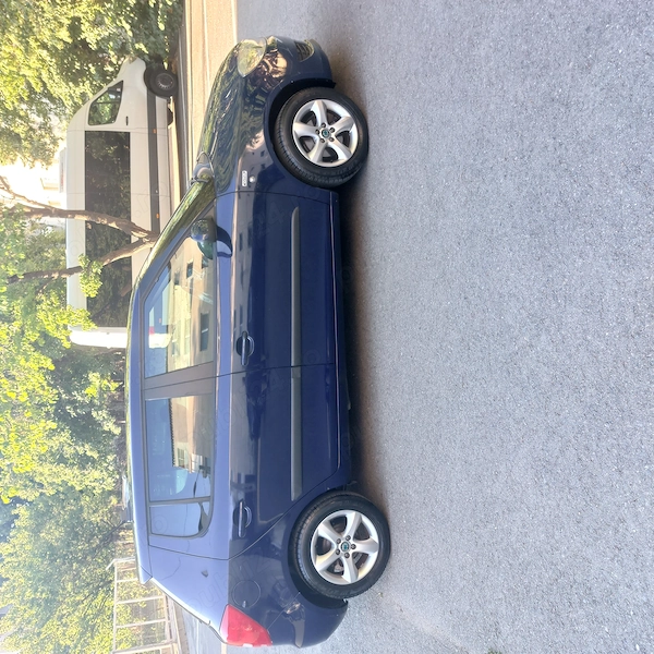 SKODA Fabia 2012 — imagine 4