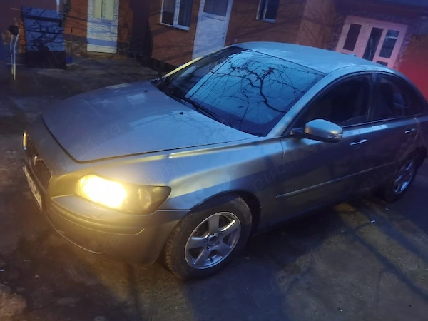 VOLVO S40