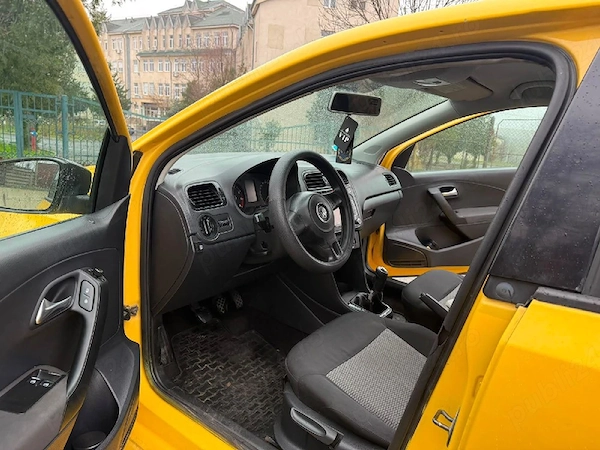 VOLKSWAGEN Polo 2012 — imagine 3