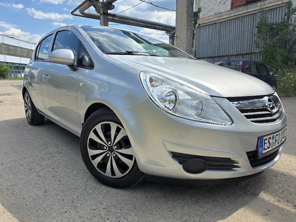 Opel Corsa Berlină