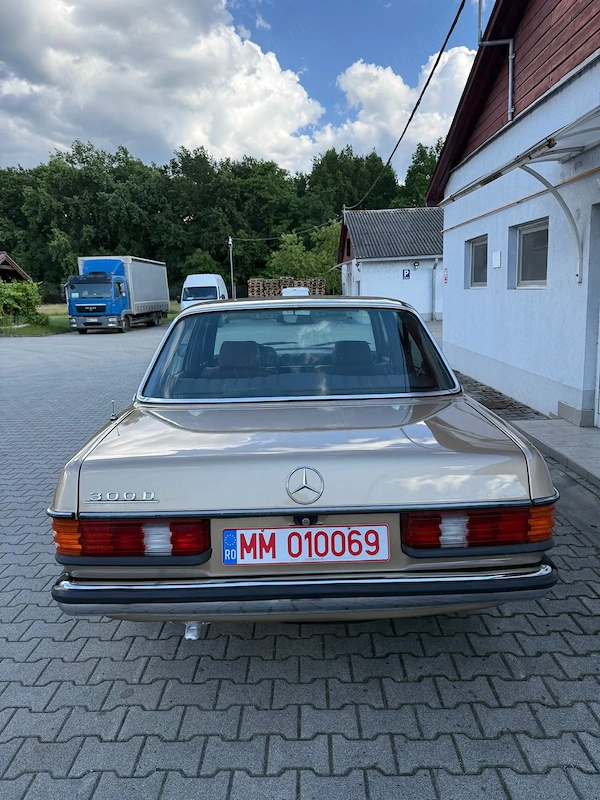 MERCEDES-BENZ 300 1980 — imagine 2