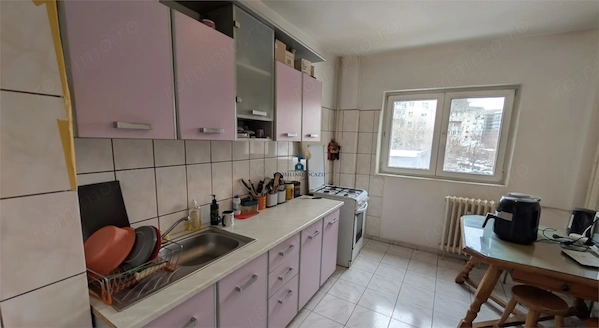 Vanzare Apartament 4 Camere Semidecomandat Sos.Oltenitei — fotografia 1