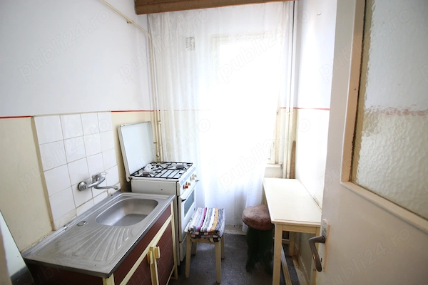 Ap. 2 camere Micro 19, la capatul troleului, etaj 1, cu balcon — fotografia 1