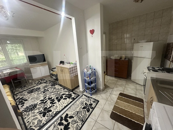 Apartament cu 2 camere, 45 mp, semidecomandat, zona Carpati 1 — fotografia 1