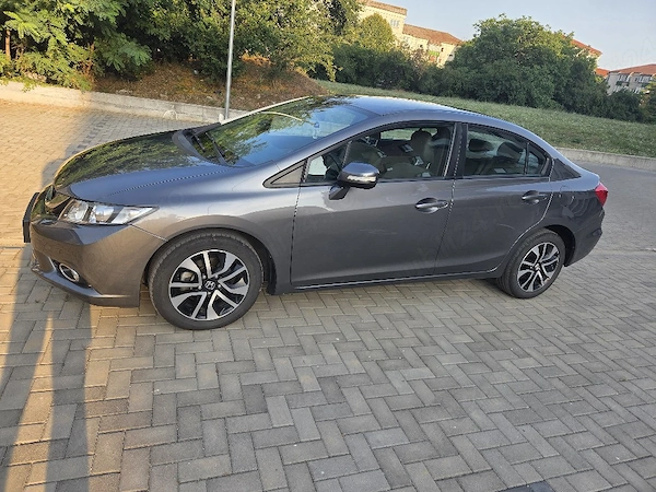 HONDA Civic 2015 — imagine 2
