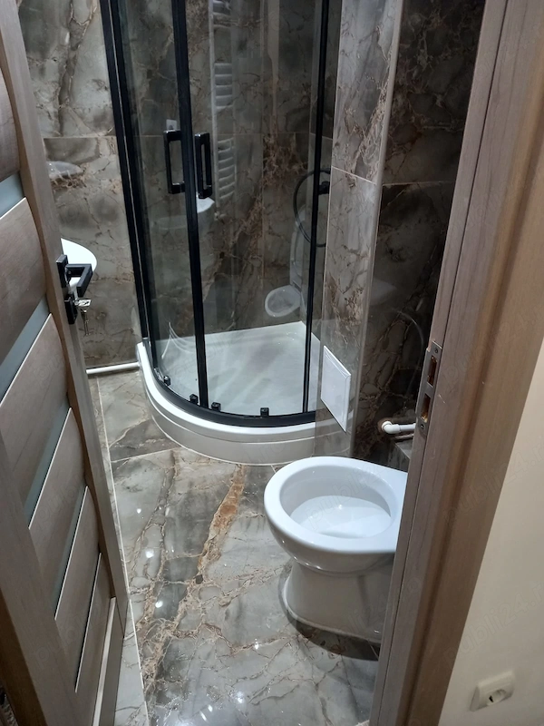 Vand Garsoniera tip apartament in Marasesti Vrancea etaj 2 din 4,29 mp, renovata complet — fotografia 3