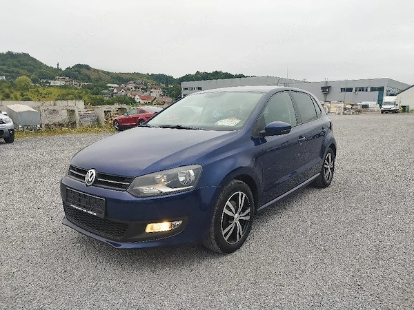 VOLKSWAGEN Polo
