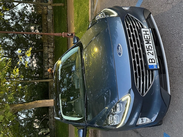 FORD Kuga 2022 — imagine 2
