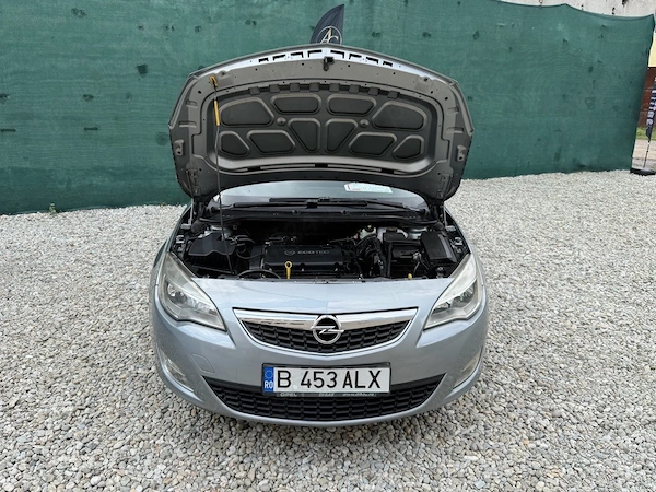 OPEL Astra 2011 — imagine 8