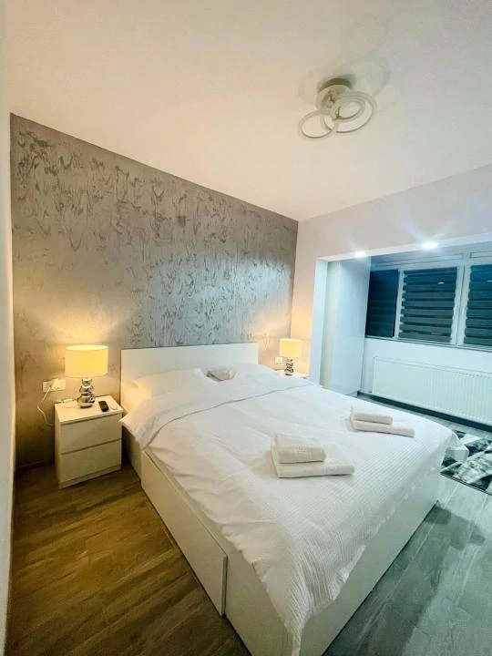 Apartament de lux, 2 camere, etajul 1 - Zona Gheorghe Lazar — fotografia 3