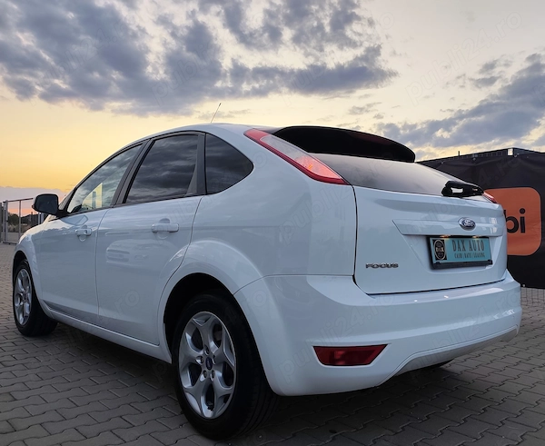 FORD Focus 2011 — imagine 10