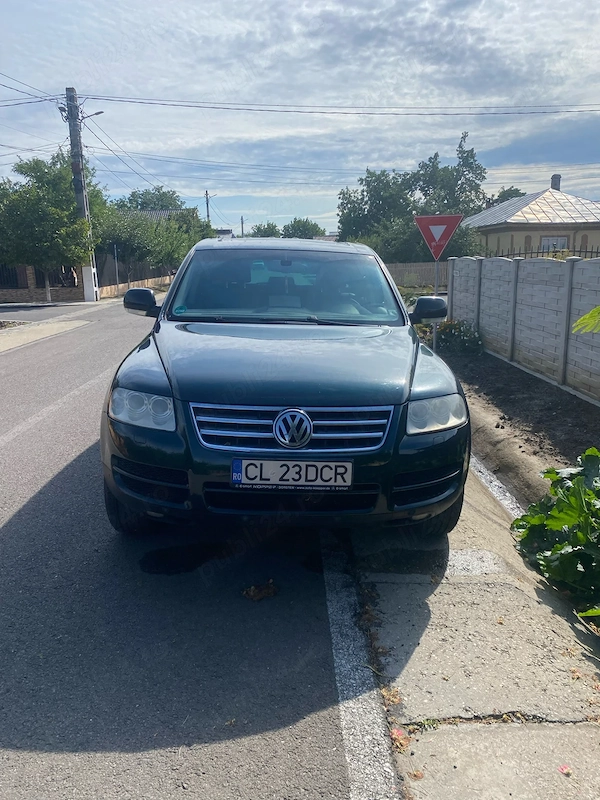 VOLKSWAGEN Touareg