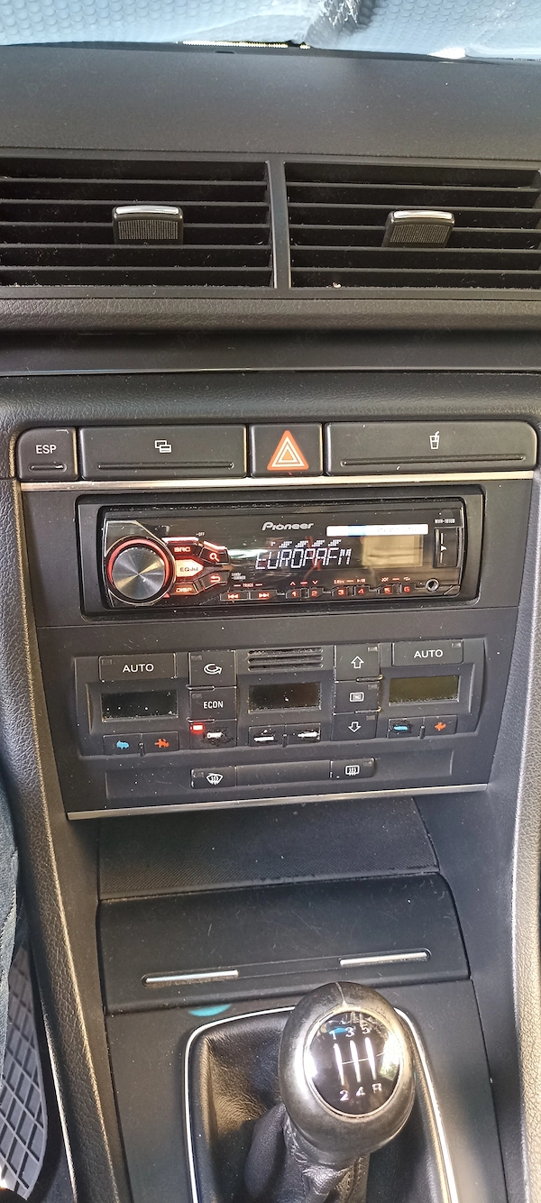 AUDI A4 2004 — imagine 3