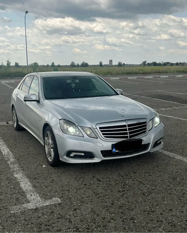 MERCEDES-BENZ E-Class