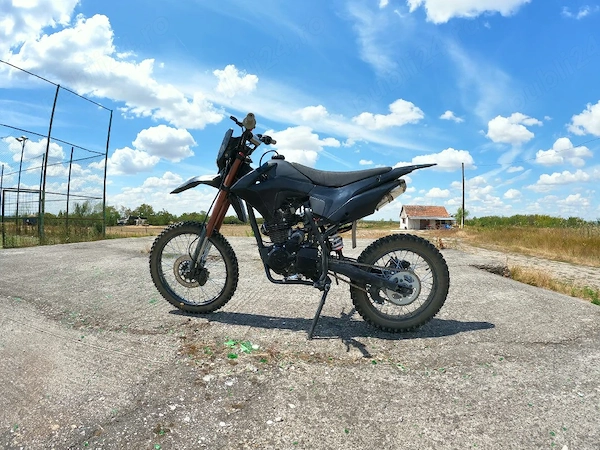 Vând kxd 150 cc . Preț negociabil .Ofer si transport pentru suma corecta .