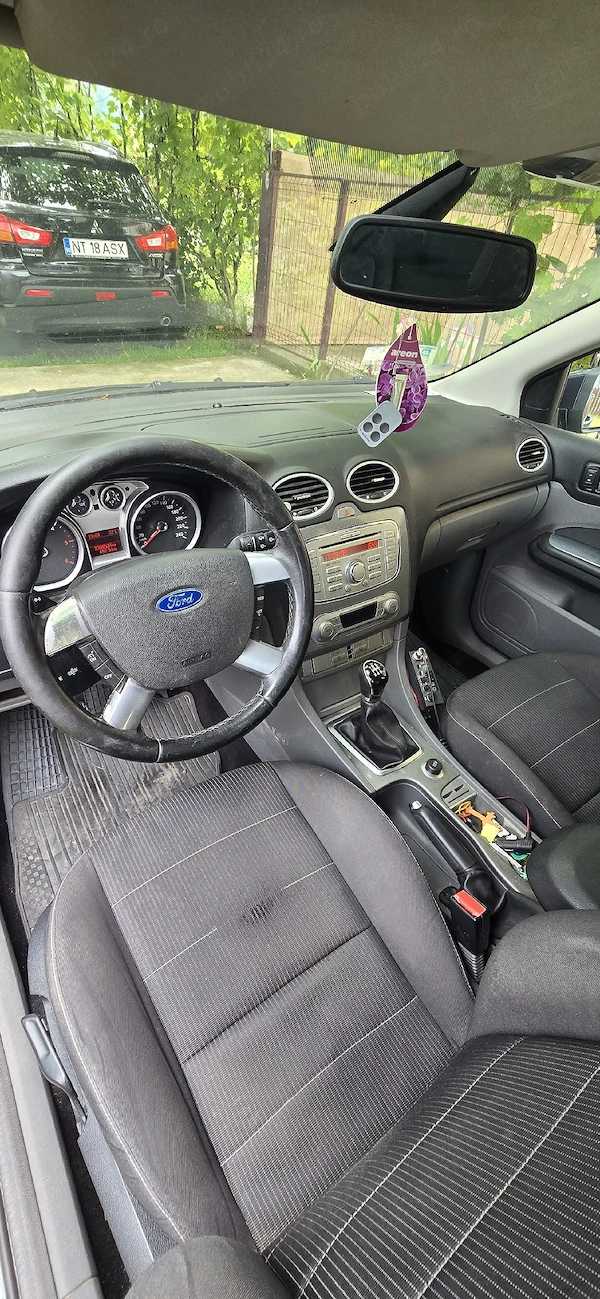 FORD Focus 2010 — imagine 4