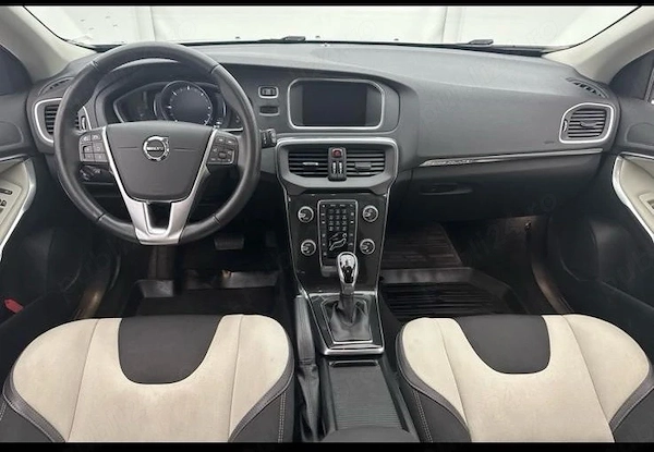 VOLVO V40 Cross Country 2017 — imagine 7