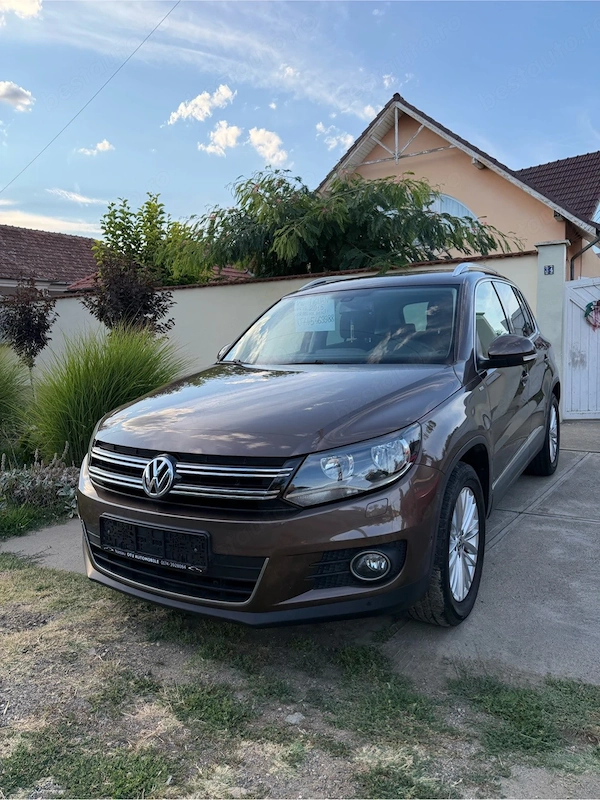 VOLKSWAGEN Tiguan