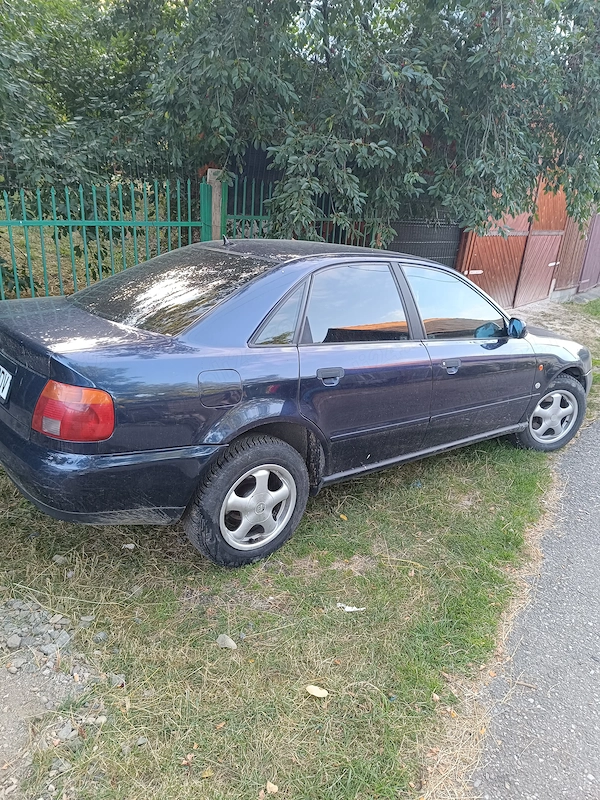 AUDI A4 1996 — imagine 2
