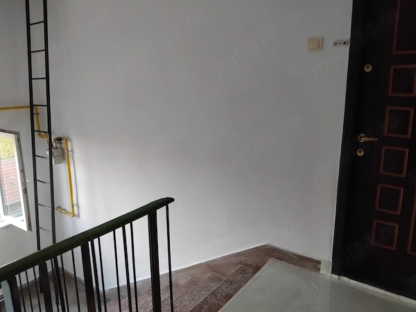 URGENT vand ap 2 camere la cheie+termoteca noua zona Intim linistita confortabil orientat spre case — fotografia 3