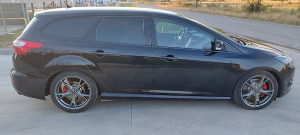FORD Focus 2013 — imagine 5
