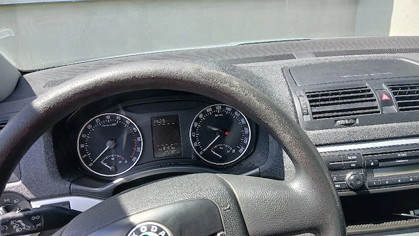 SKODA Octavia 2010 — imagine 2