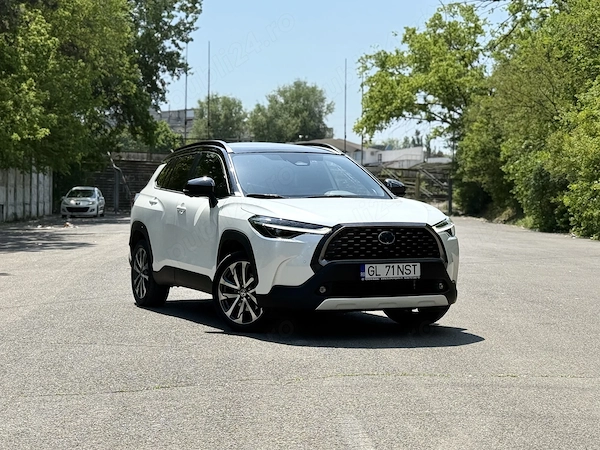 Toyota Corolla Cross dual bi-tone exclusive