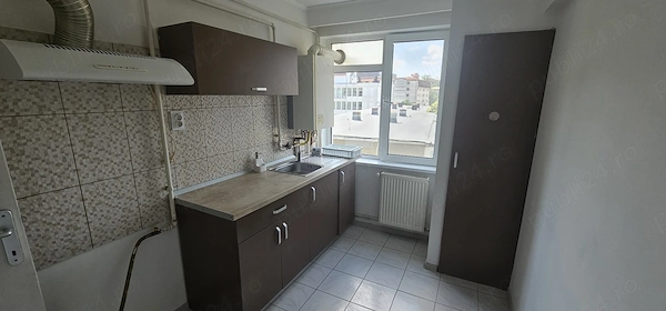 Vând apartament zona centrală — fotografia 3