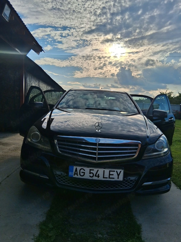 Vând Mercedes-Benz C200 CDI 2013F Facelift